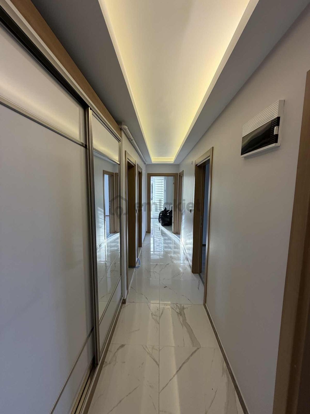 Akkaya İnşatan Rumelide Site İçerisinde E.banyolu K. Otopark 3+1 - 12