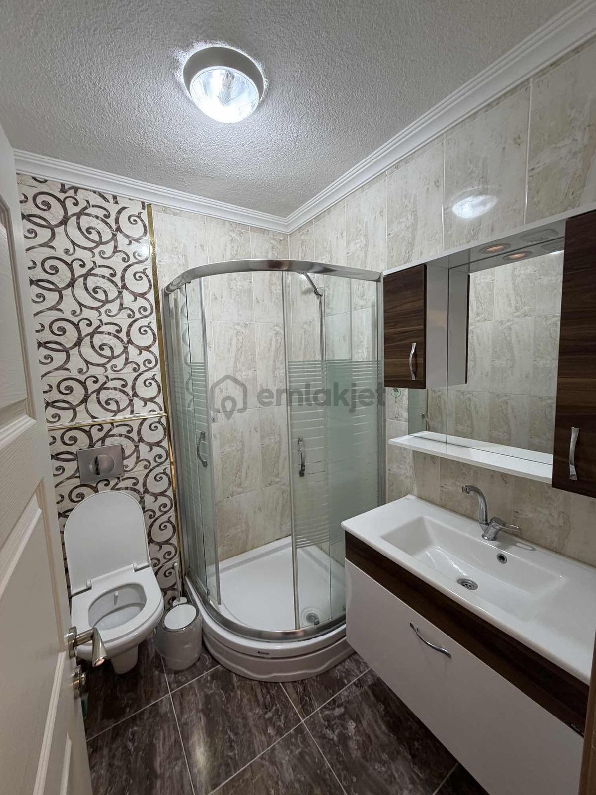 Akkaya İnşatan Rumelide Site İçerisinde E.banyolu K. Otopark 3+1 - 20