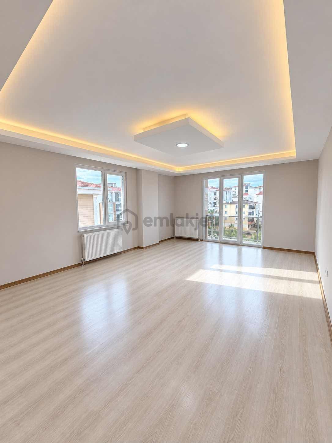 Akkaya İnşatan Rumelide Site İçerisinde E.banyolu K. Otopark 3+1 - 2