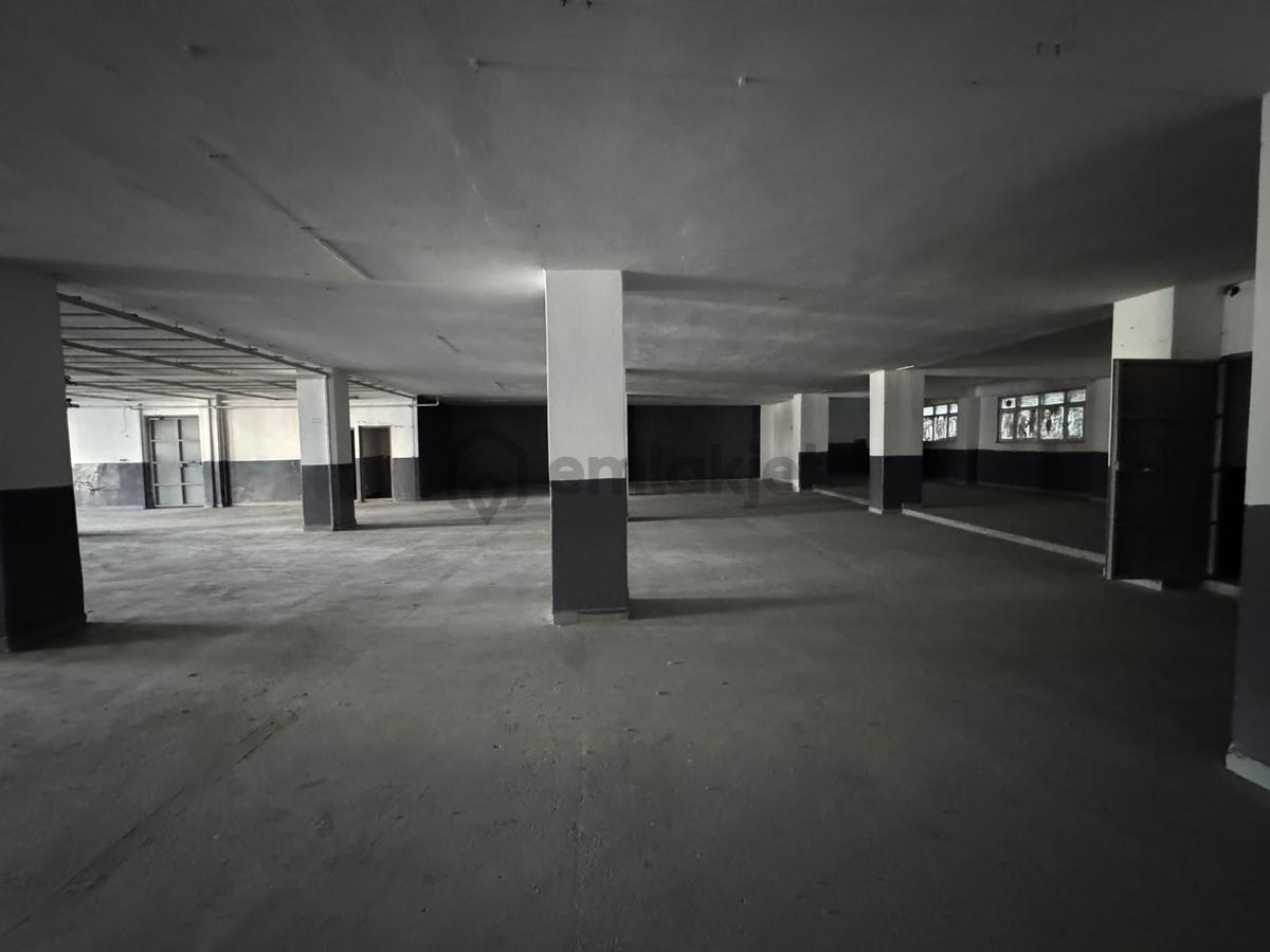 Arıkoğullarından Uğur Mumcu'da 650m2 Kiralık Atölye - 9