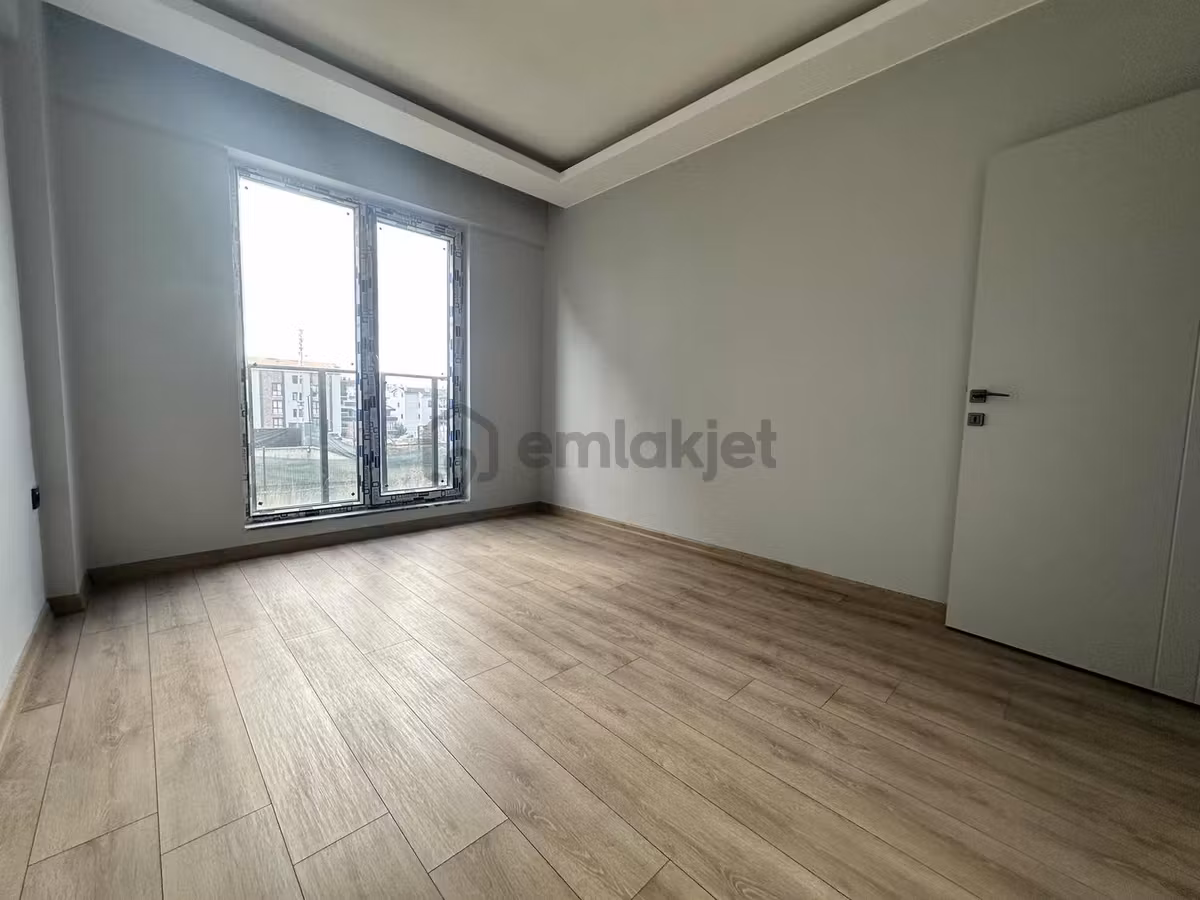 Alaçatıdan Bulvara Yürüme Mesafesinde İskanlı Hazır 1+1 - 23