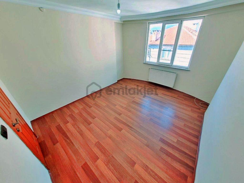 Uytun'dan Edremit Otogar Yakını Kapalı Mutfak Kiralık 3+1 Daire - 31