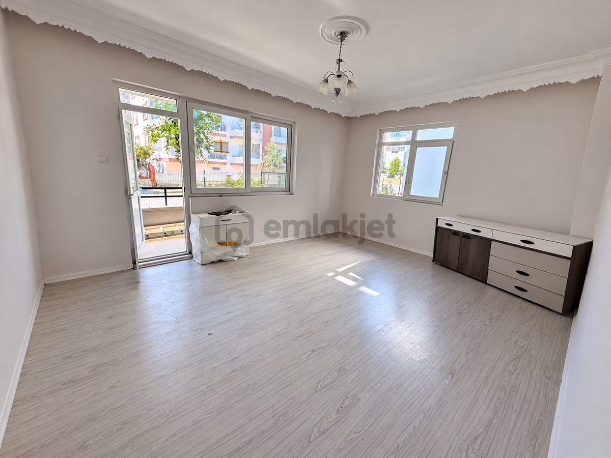 Pazarcı Mahallesi 2+1 Ayrı Mutfak Kiralık - 3