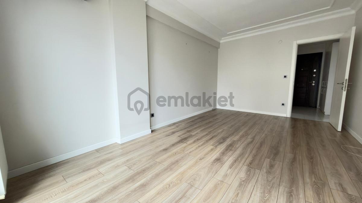 İlka'dan Halide Edip Adıvar 2+1 Kiralık Daire Toplu Ulaşıma 5dk - 5