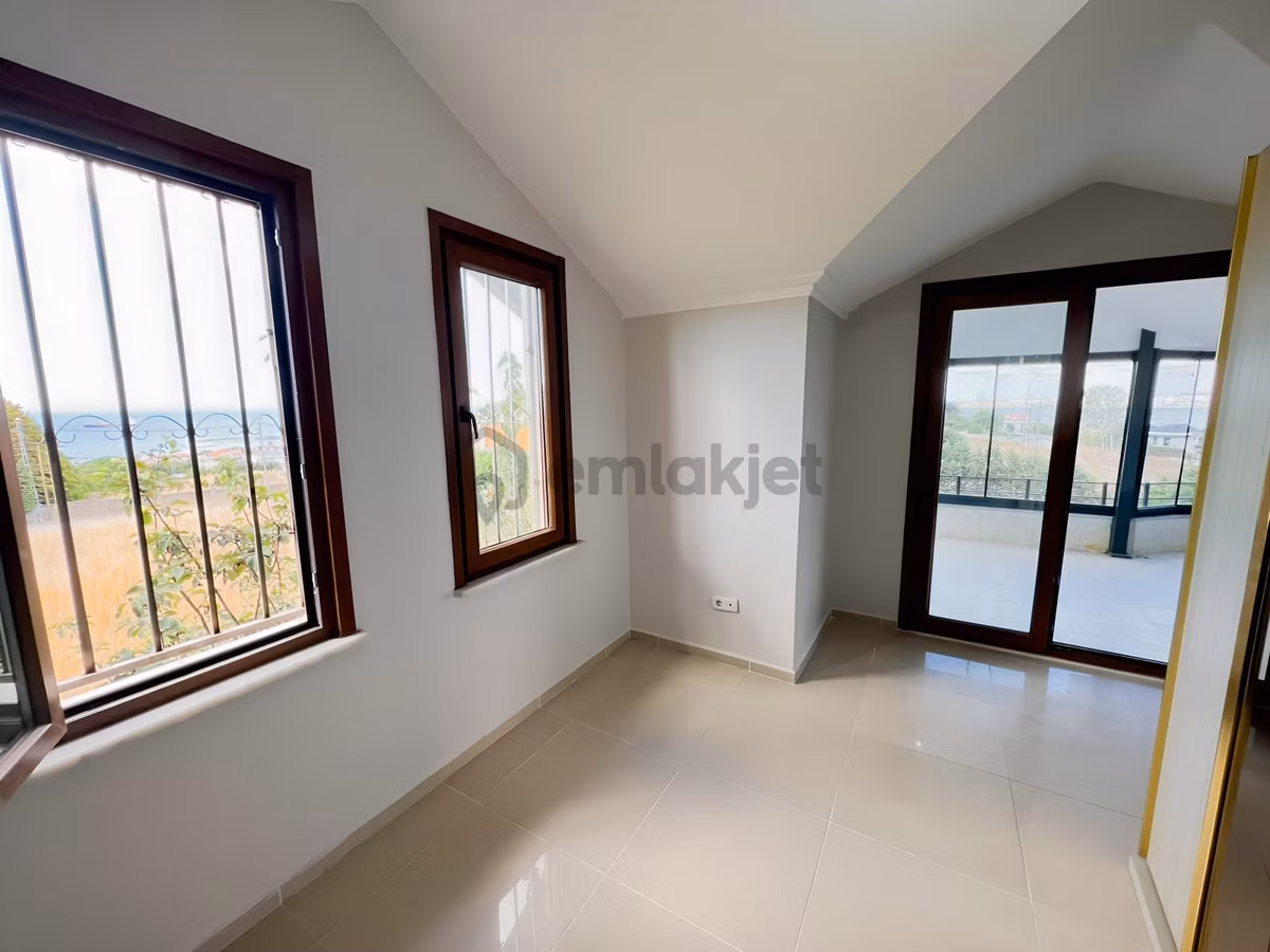 Gürpınar'da Satılık Deniz Manzaralı 6+2 Bahçeli Lüks Villa - 23