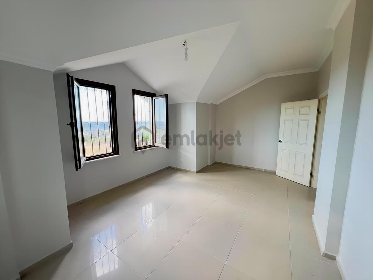 Gürpınar'da Satılık Deniz Manzaralı 6+2 Bahçeli Lüks Villa - 24