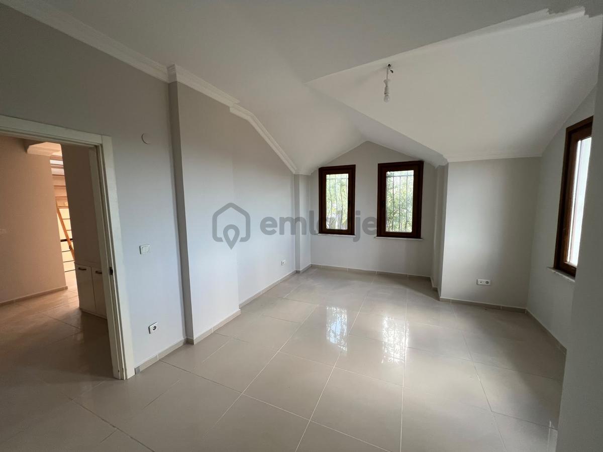 Gürpınar'da Satılık Deniz Manzaralı 6+2 Bahçeli Lüks Villa - 25
