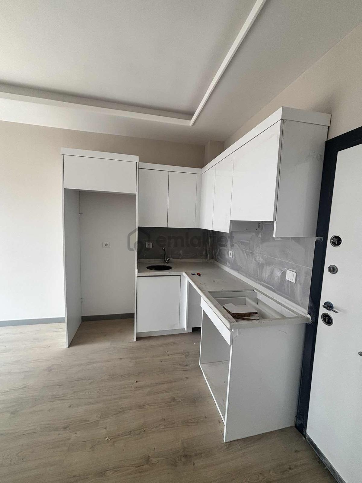 Gültepe'de~caddeye~yakın~yeni~binada~1+1~lüx~işçilik~satılık~ - 3