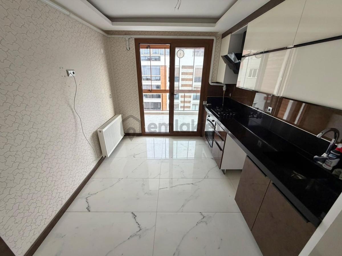 ▀güç'ten Altınkumda Denize 500m Cam Balkonlu Asansörlü 2+1 Daire - 17