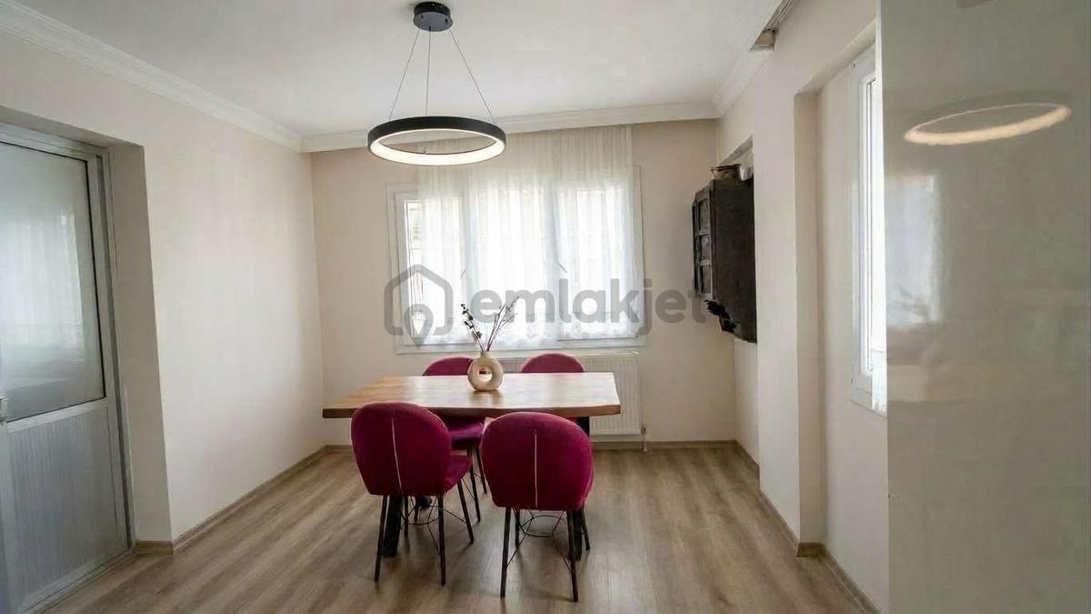 Üçyol Metro'ya Yakın İnönü Caddesi Üzerinde 4+1 Satılık Daire - 3
