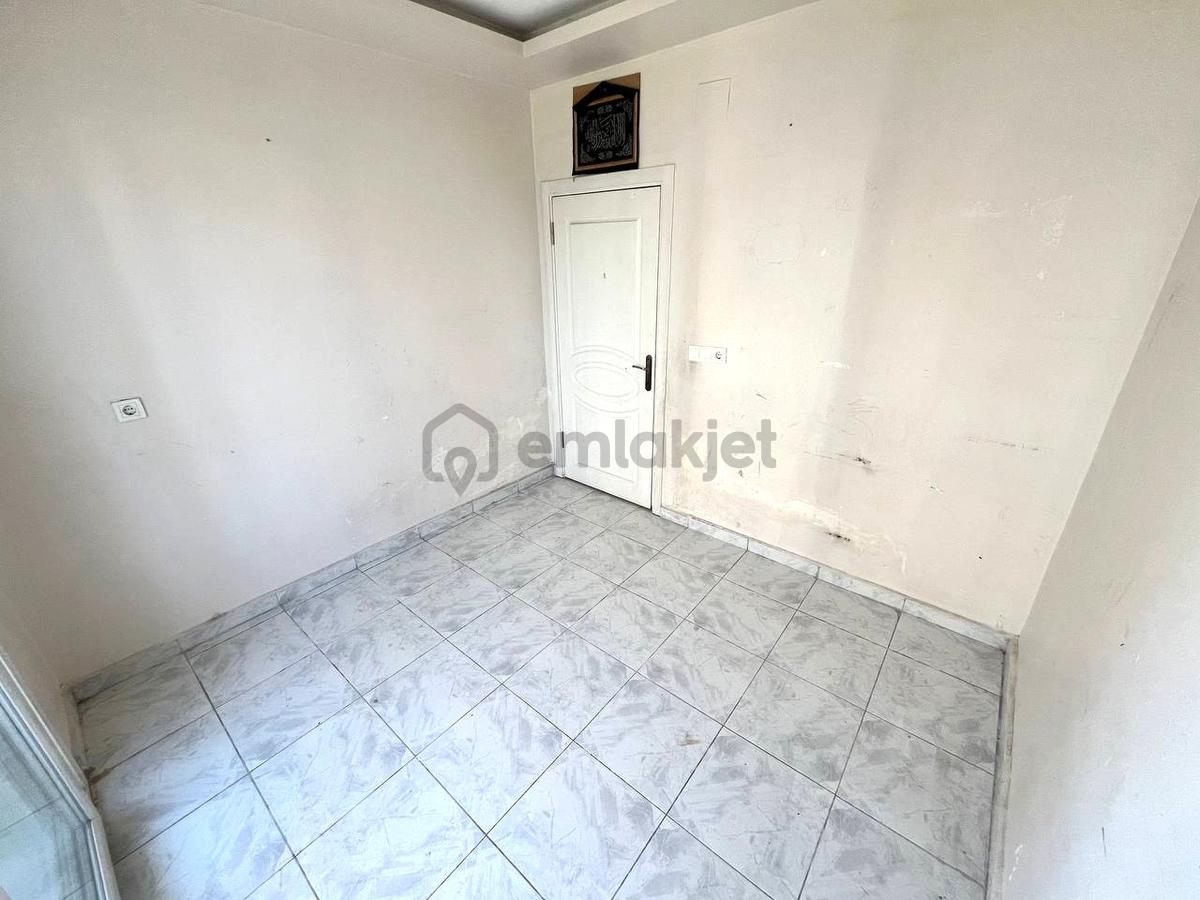 Yeni Yol Üzerinde Geniş Oturumlu Bağımsız Mutfaklı 3+1 Daire - 14