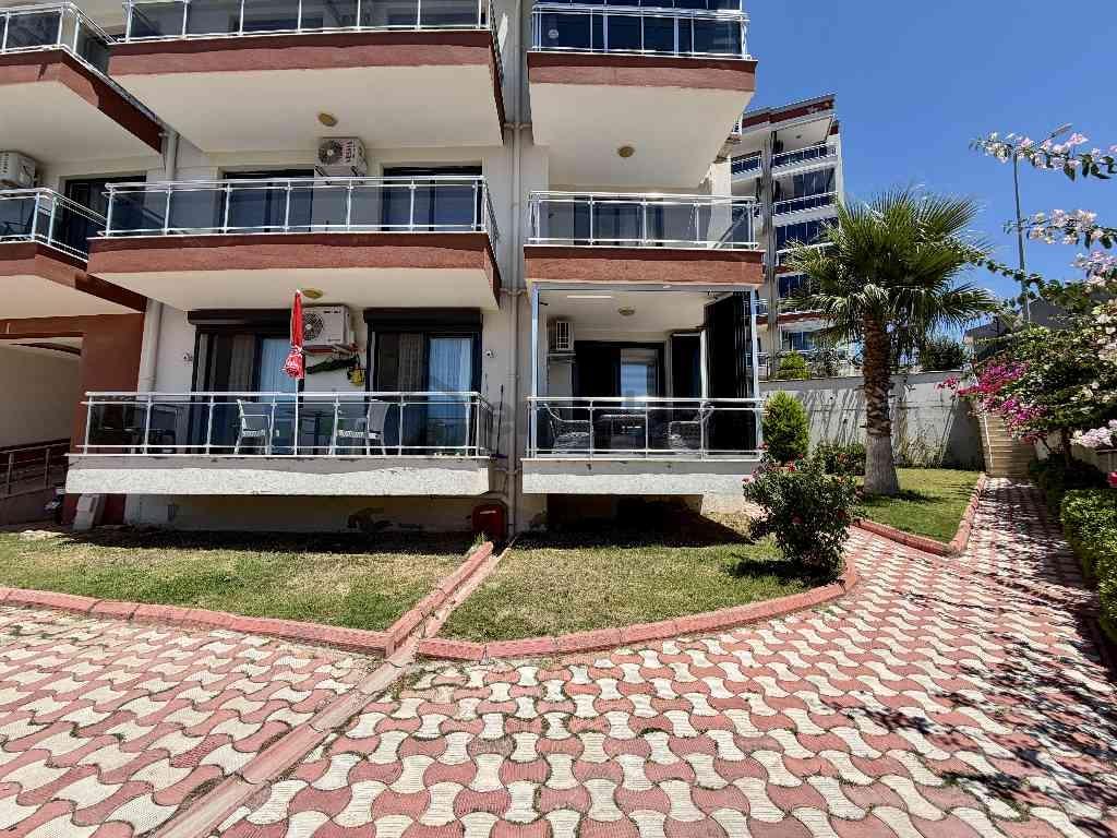 Kuşadasında Güvenlikli Site İçerisinde Deniz Manzaralı 1+1daire - 2