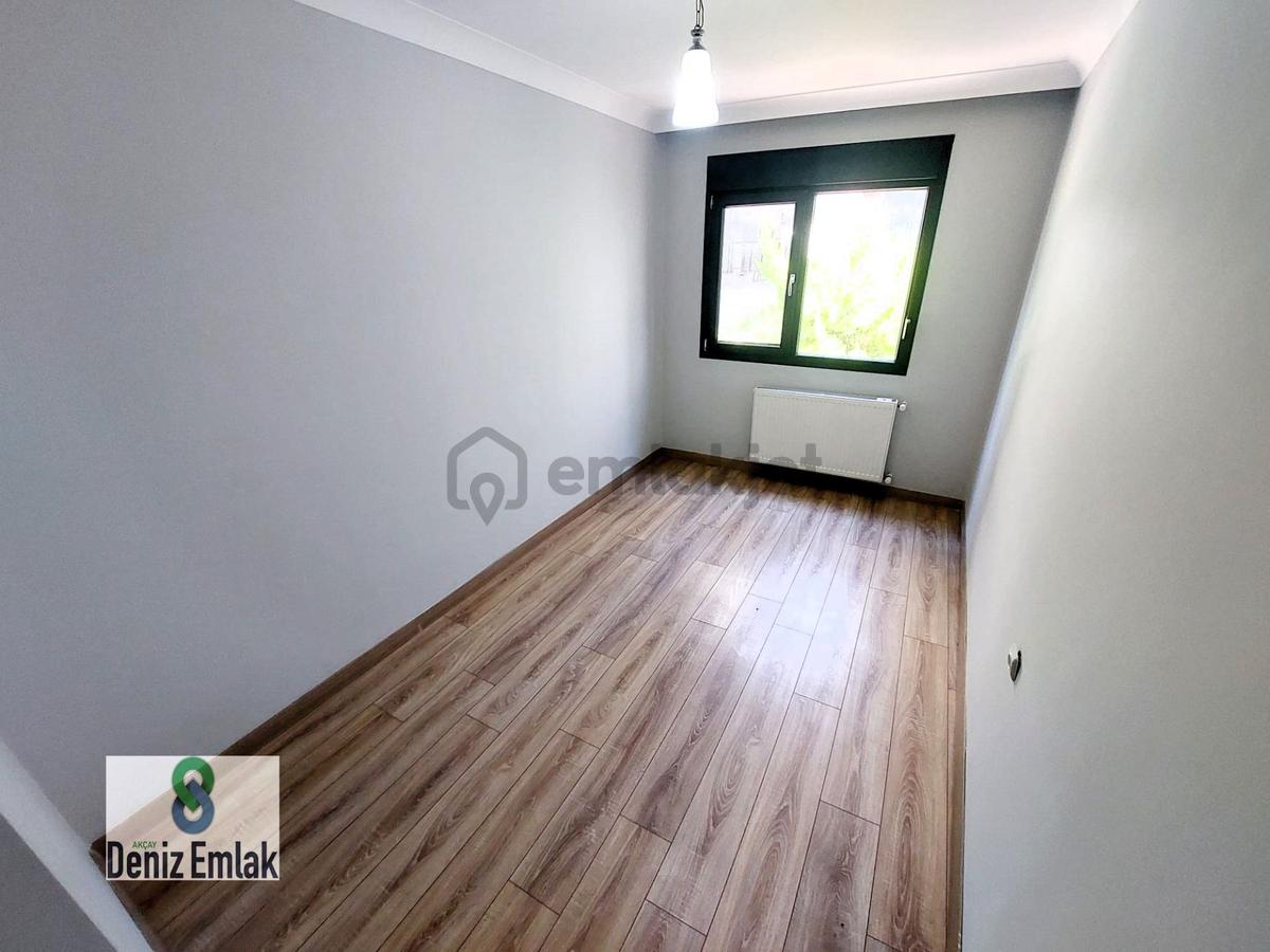 Denizden Akçayda Asansörlü Yeni Doğalgazlı Satılık 2+1 Daire. - 31