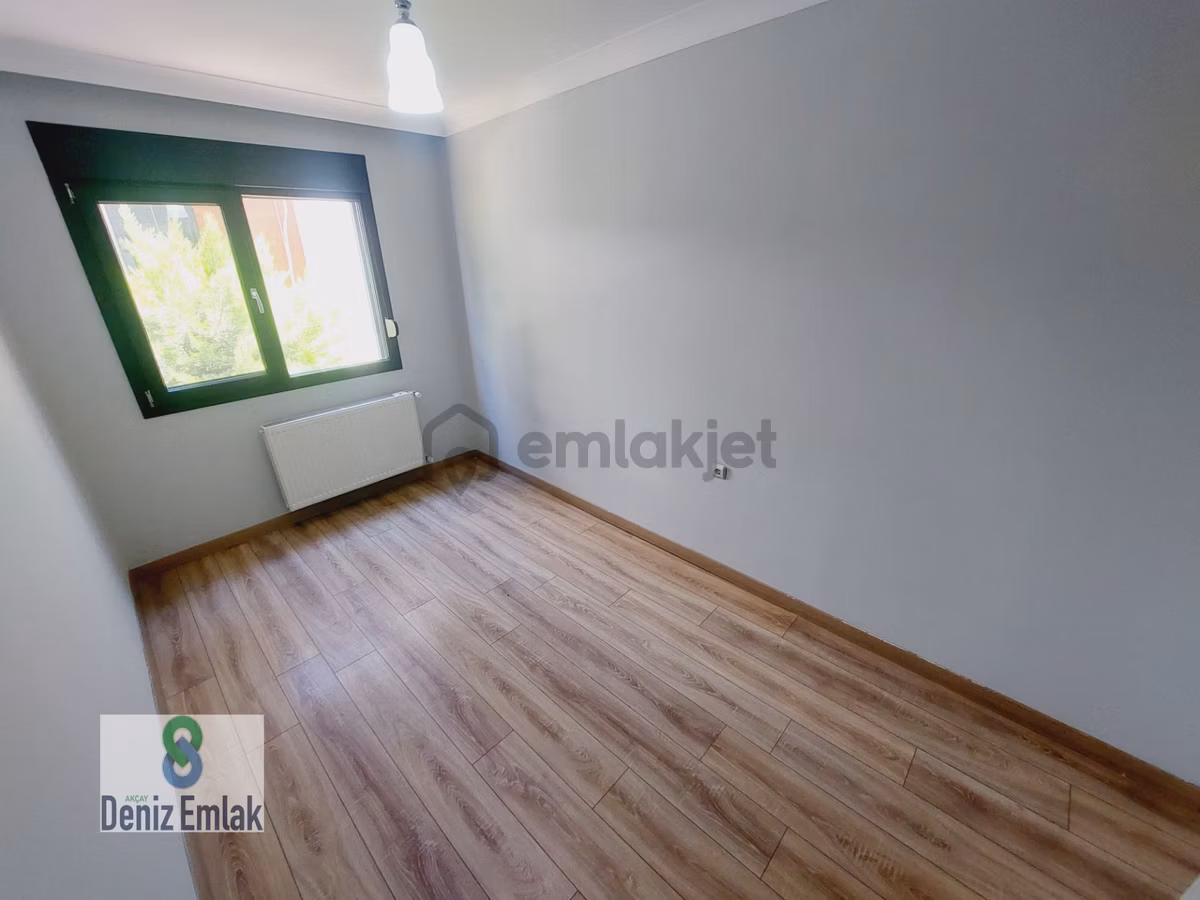 Denizden Akçayda Asansörlü Yeni Doğalgazlı Satılık 2+1 Daire. - 27
