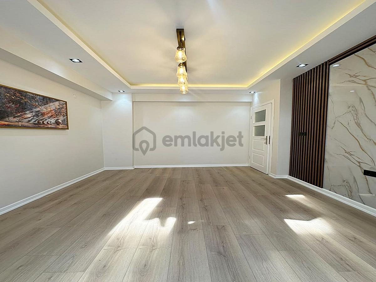 Metrobüse Yakın Tek Daire Üzeri Lüx Arakat 2+1 Satılık Daire!! - 18