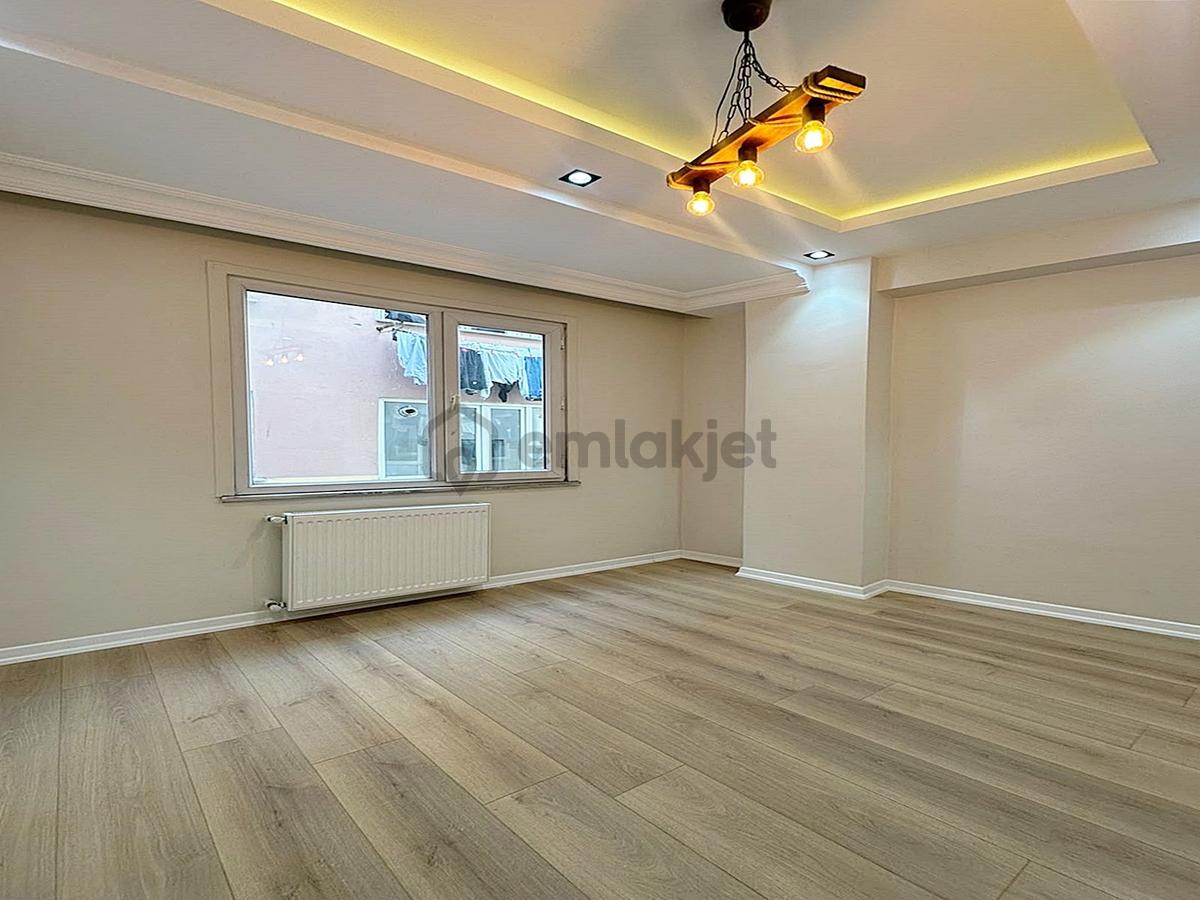 Metrobüse Yakın Tek Daire Üzeri Lüx Arakat 2+1 Satılık Daire!! - 3