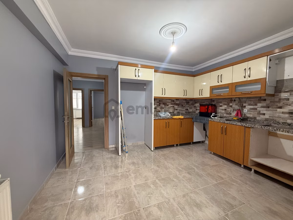 Kıraç Hürriyet Mah'de 3+1 155 M² Tek Daire Üzeri Balkonlu Arakat - 5
