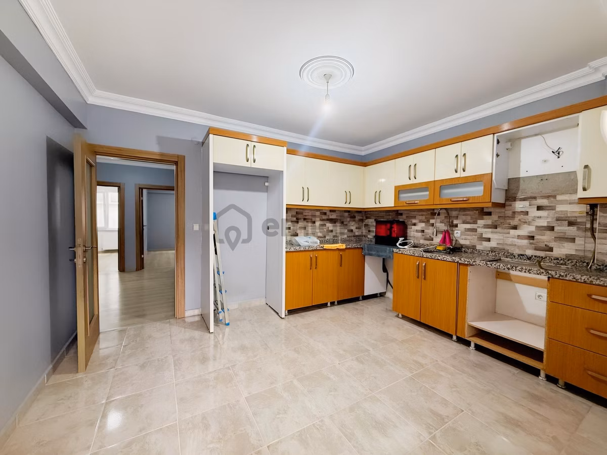 Kıraç Hürriyet Mah'de 3+1 155 M² Tek Daire Üzeri Balkonlu Arakat - 6