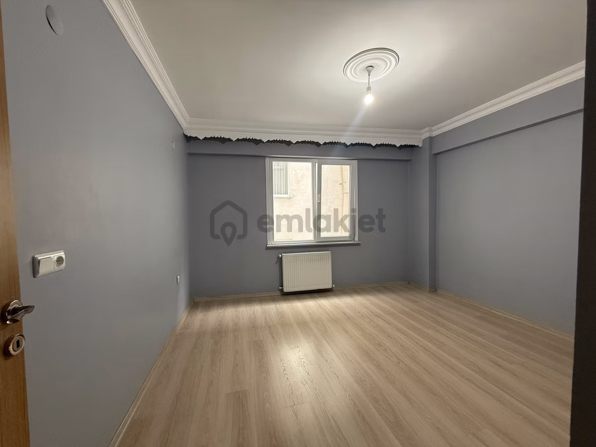 Kıraç Hürriyet Mah'de 3+1 155 M² Tek Daire Üzeri Balkonlu Arakat - 9