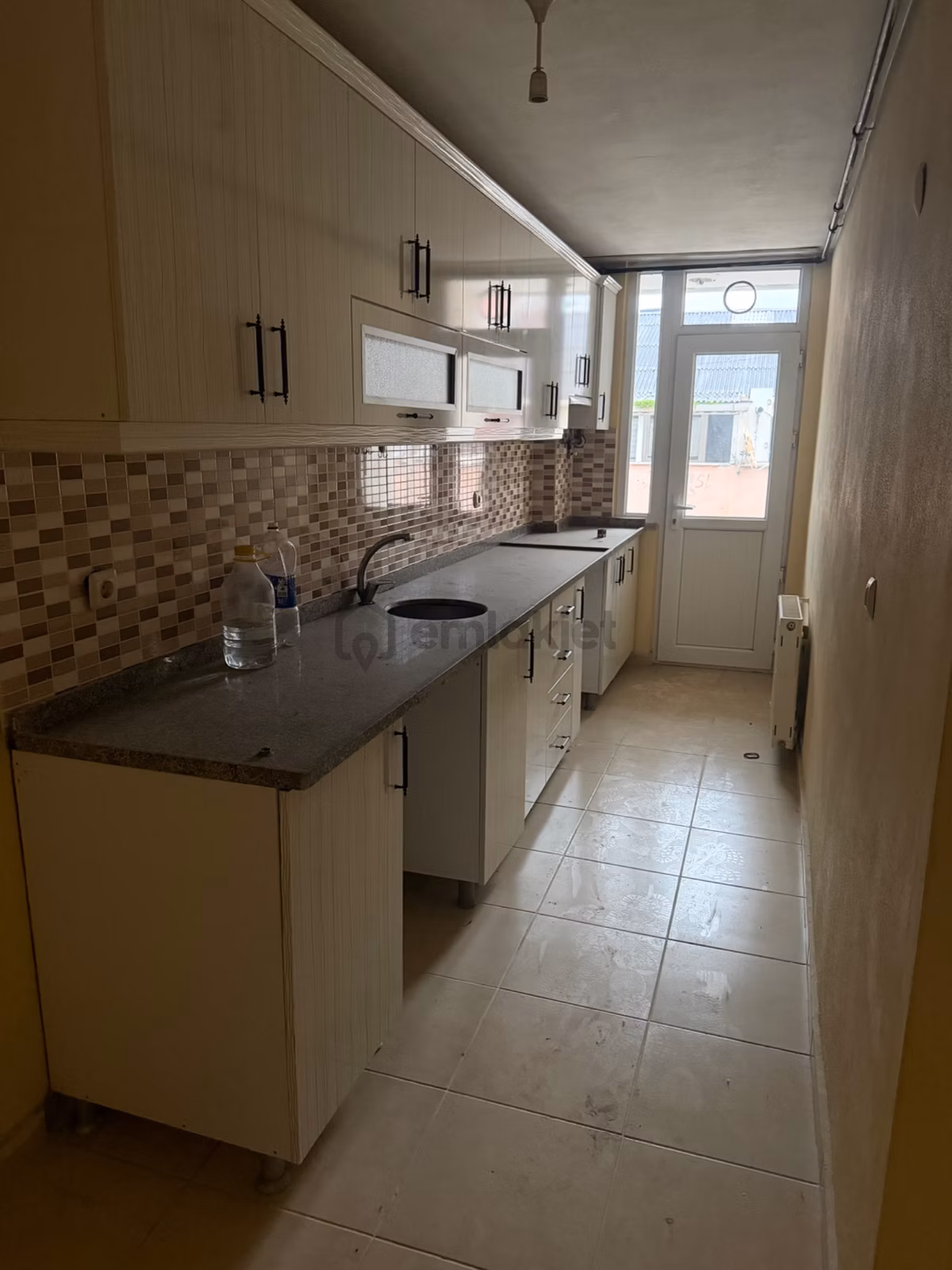 Sahibinden Esenyurt Merkezde Çift Balkonlu Kapalı Mutfaklı - 11