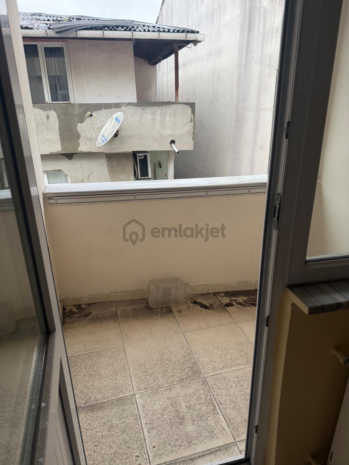 Sahibinden Esenyurt Merkezde Çift Balkonlu Kapalı Mutfaklı - 21