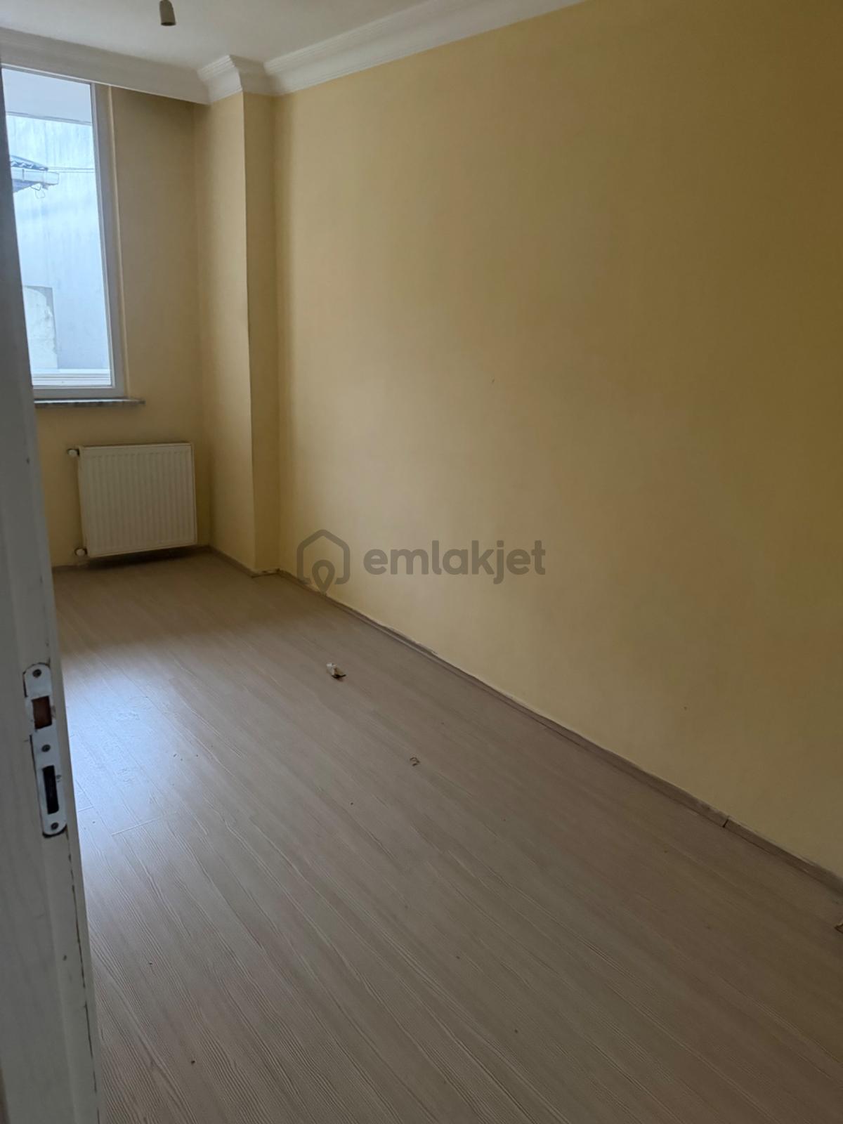 Sahibinden Esenyurt Merkezde Çift Balkonlu Kapalı Mutfaklı - 23