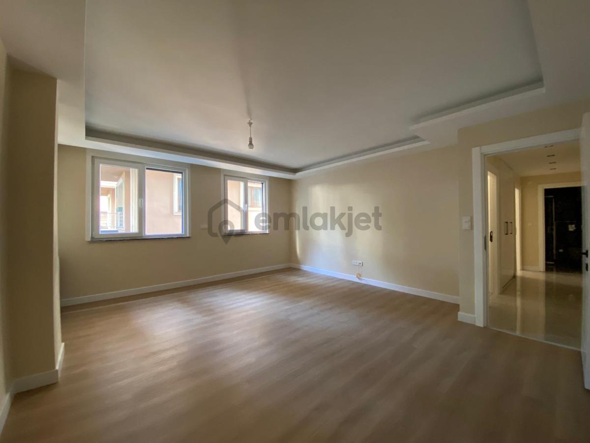 Üsküdar Bahçelievler 'de Sıfır Binada 1. Kat Kiralık 2+1 Daire - 8