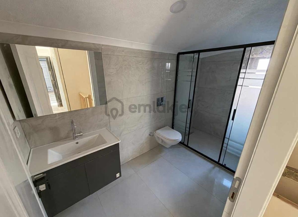 Çift Bloklu Site İçerisinde Kiralık Lüks 4+1 Üst Dubleks - 24