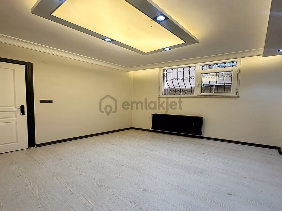 Metrobüse Yürüme Mesafesinde Full Dekorlu Giriş 2+1 Daire!!! - 9