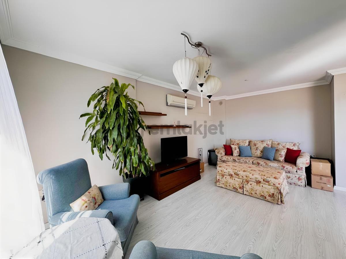 Sarıana'da Deniz Manzaralı Genç Binada Satılık 2+1 Geniş Daire - 12