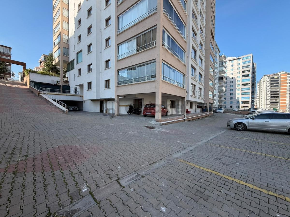 Cengizhan'da Site'de Full+full Teras Balkonlu Çift Asansör Daire - 32