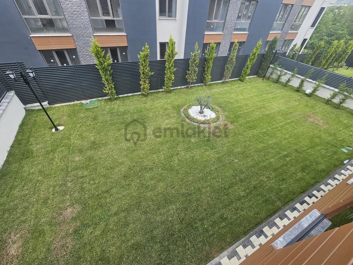 Kabaoğlunda Site İçinde 330m2 Bahçeli 360m2 Sıfır Tripleks Villa - 26