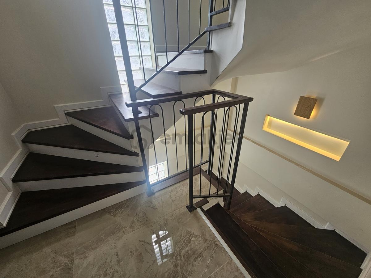Kabaoğlunda Site İçinde 330m2 Bahçeli 360m2 Sıfır Tripleks Villa - 22