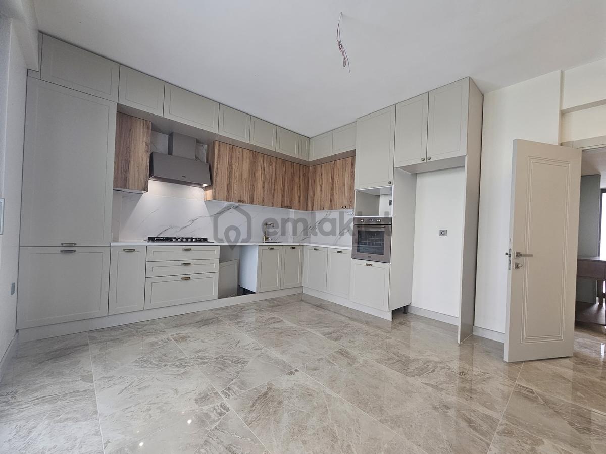 Kabaoğlunda Site İçinde 330m2 Bahçeli 360m2 Sıfır Tripleks Villa - 14
