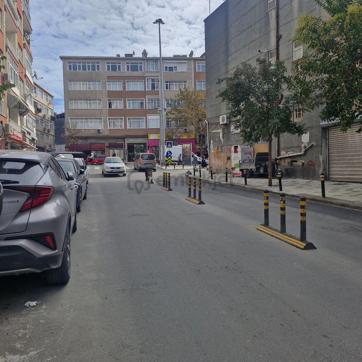Akşenden Fatih Silivrikapı Caddede Asma Katlı Kiralık Dükkan - 11