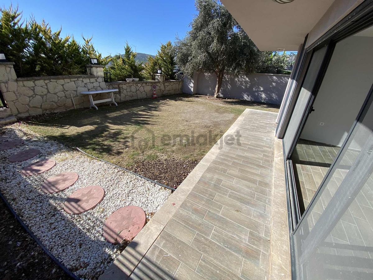 Çeşme Kiralık Geniş Bahçeli 1+1 Eşyasız - 19
