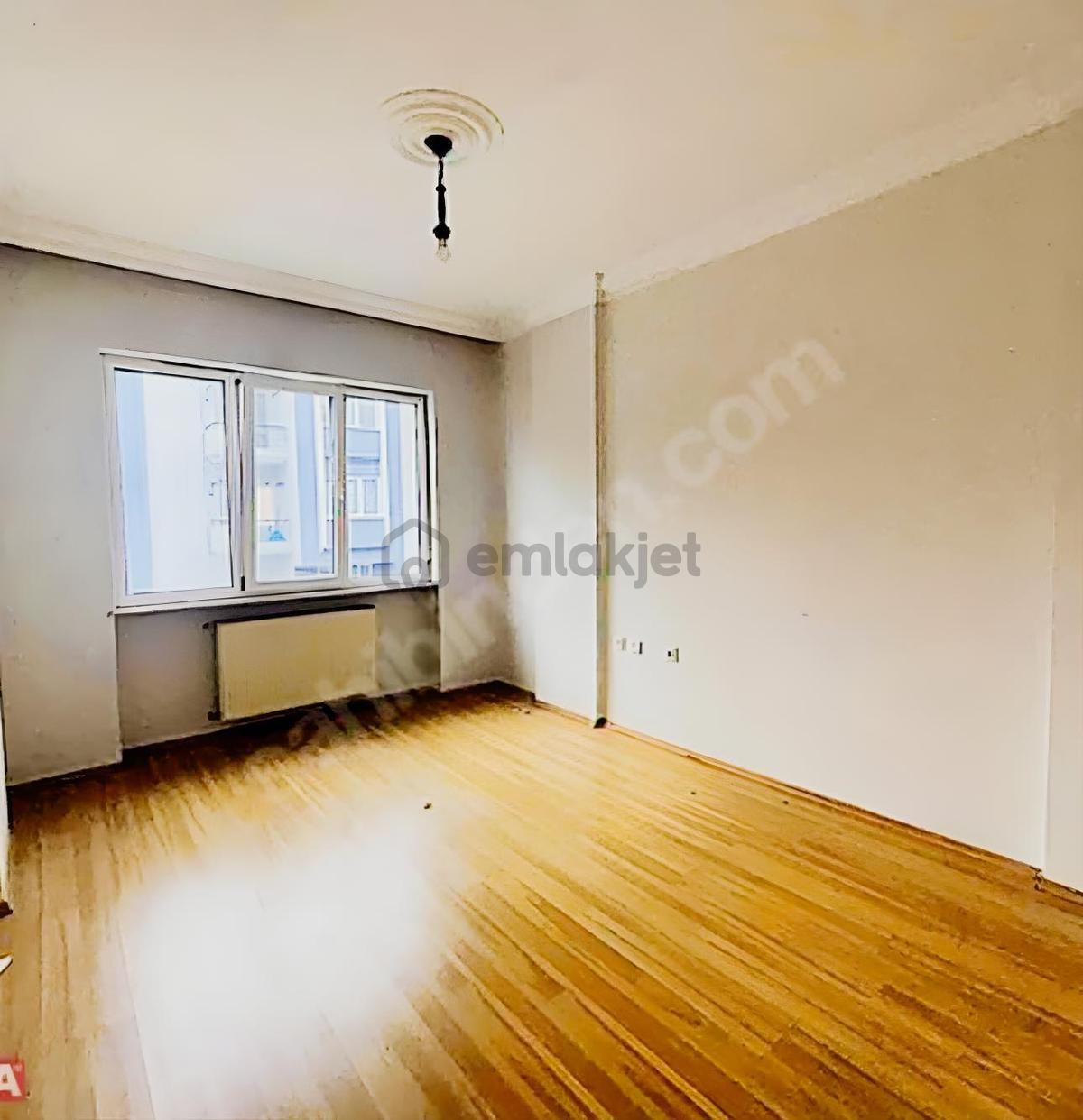 İdenova'dan Çamlıca'da Orhan Kürk Sitesinde 3+1 Kiralık - 13