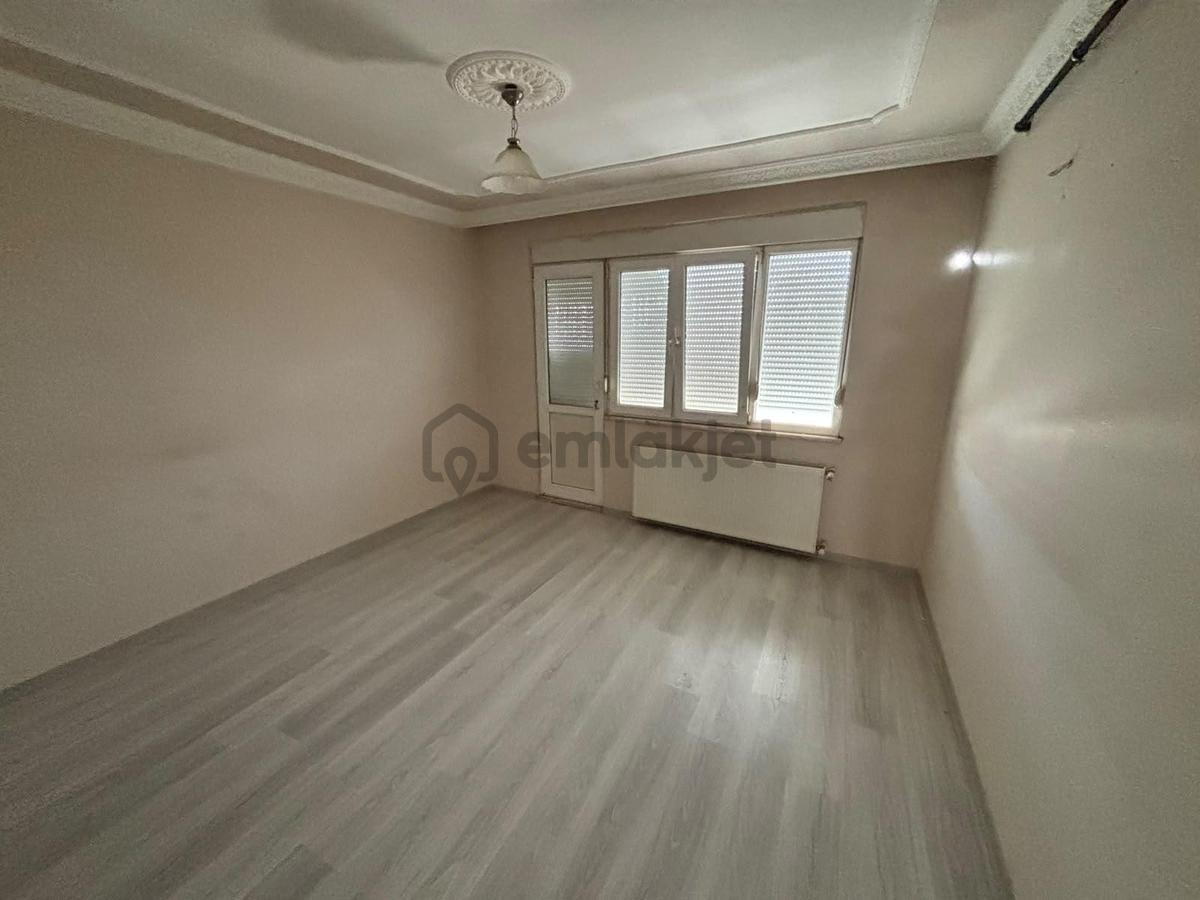 Usta Gayrimenkul'den Kiralık 2+1 Doğalgazlı Daire - 31
