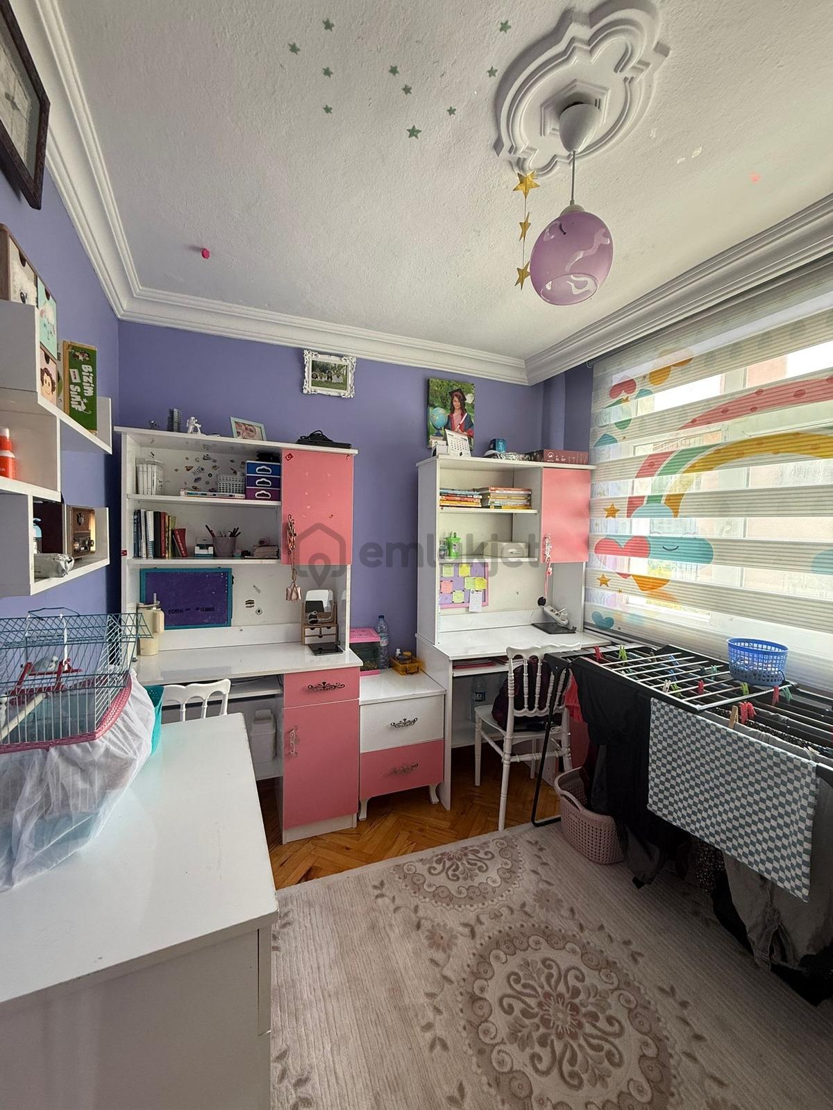 3 Katlı Müstakil Ev -katlar 85 M2 , Toplam 255 M2 + 100 M2 Bahçe - 8