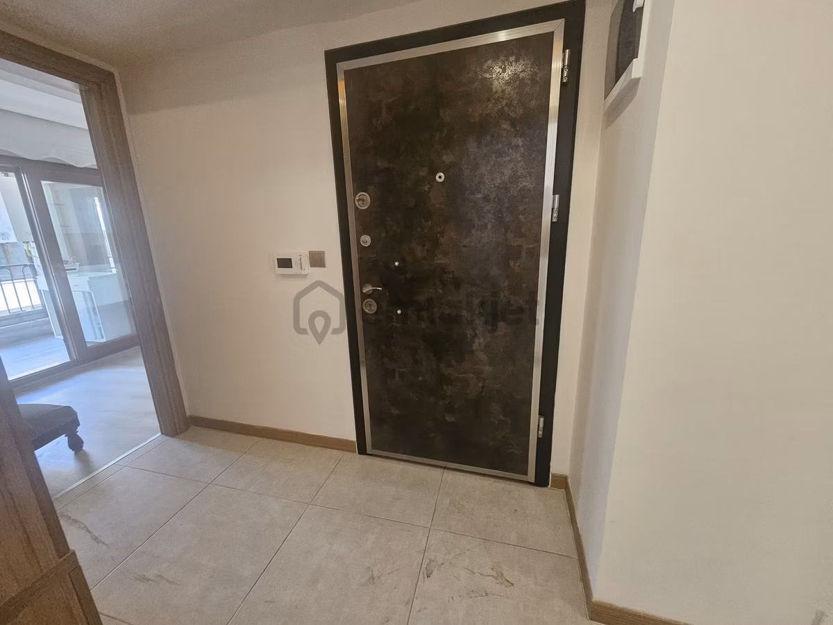 Karşıyaka Yalı Mahallesi 3+1den 2+1e Çevrilmiş Satılık Daire - 7