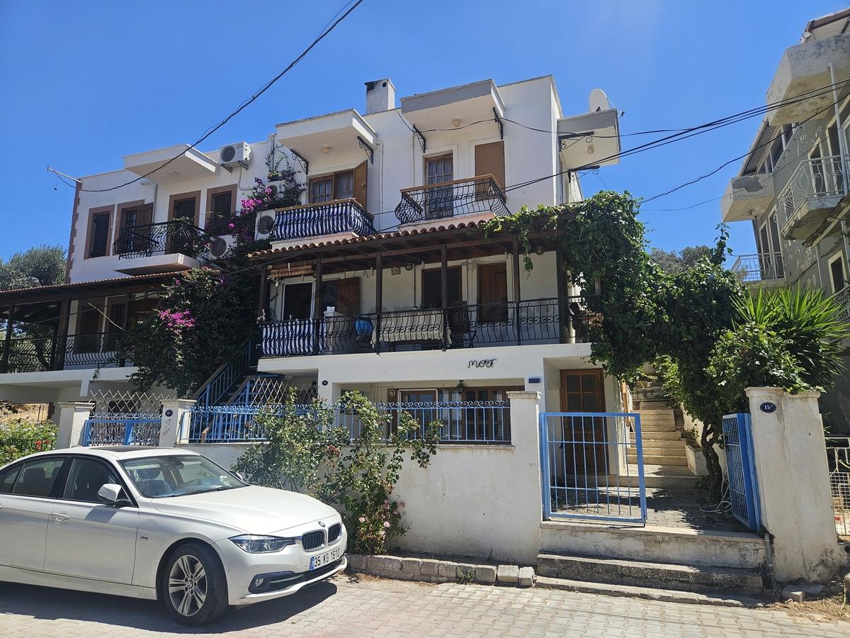 Eski Foça'da Eşyalı 4+1 Kiralık Villa - 2