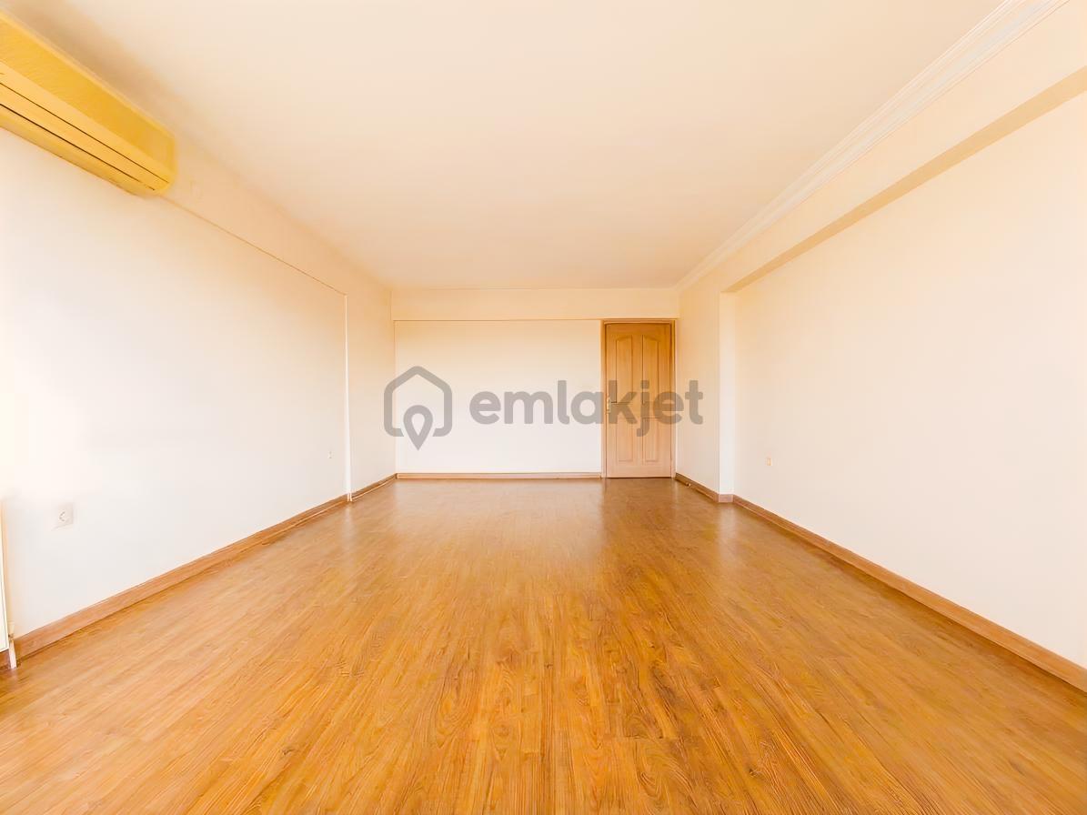 Girne Bulvarı Üzerinde Asansörlü Ve Otoparklı 3+1 Kiralık Daire - 9