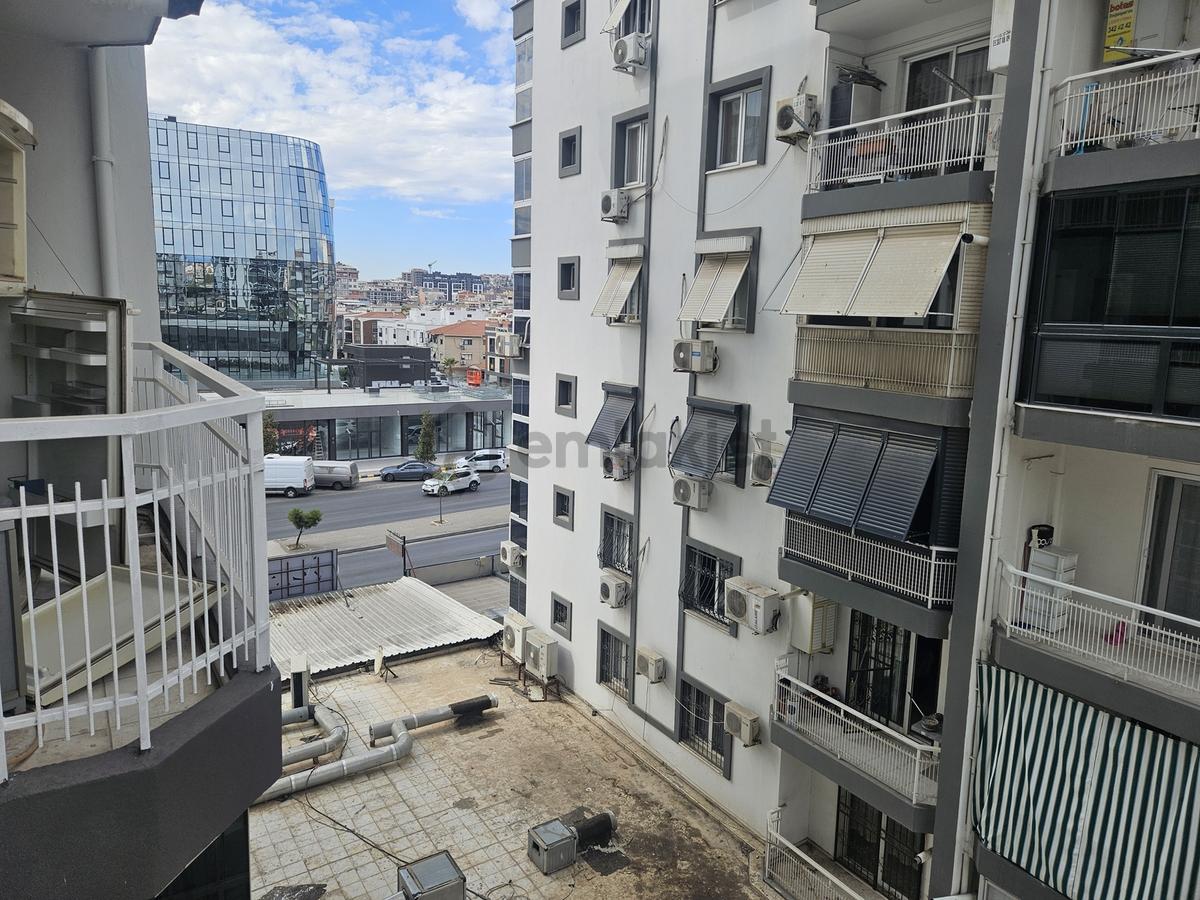 Girne Bulvarı Üzerinde Asansörlü Ve Otoparklı 3+1 Kiralık Daire - 25