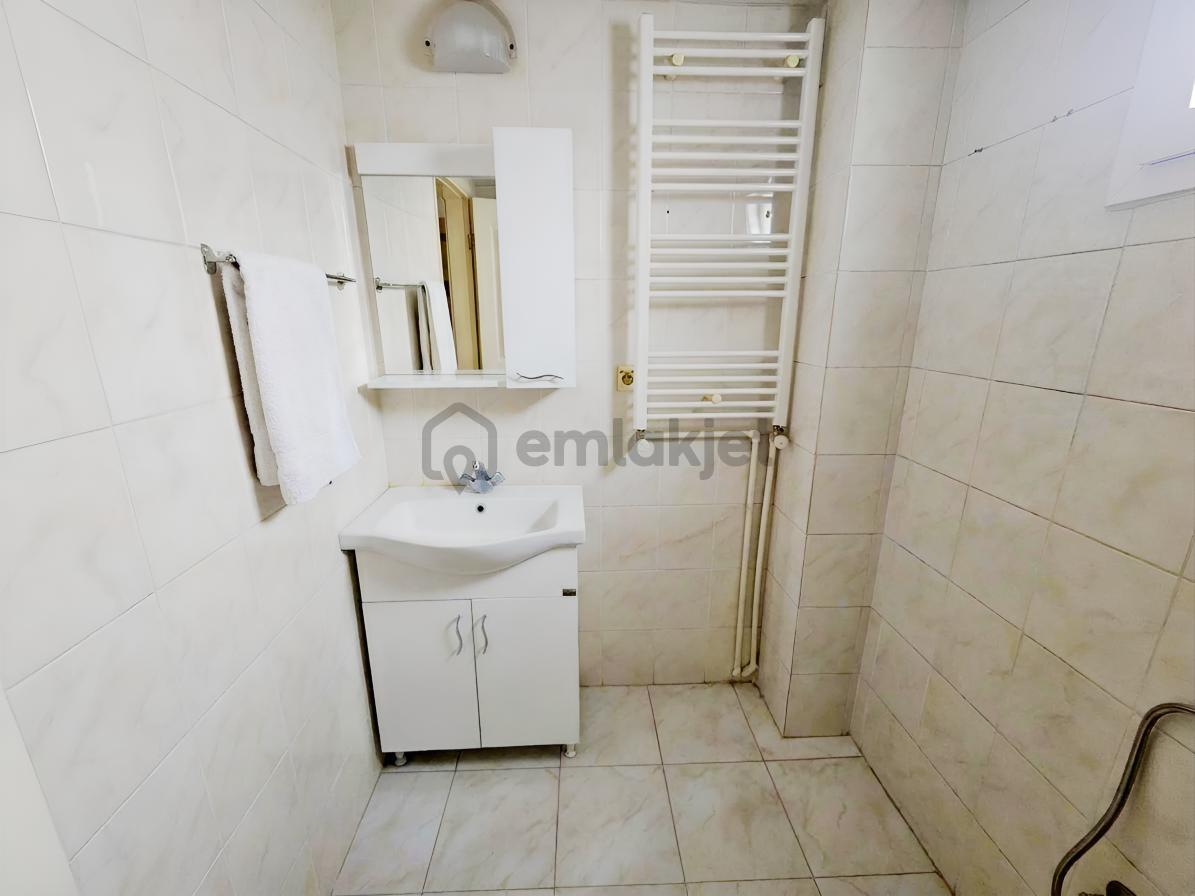 Girne Bulvarı Üzerinde Asansörlü Ve Otoparklı 3+1 Kiralık Daire - 32