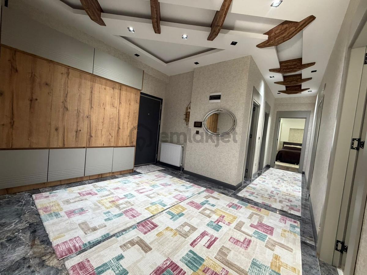 Atakentte Satılık 3+1 Daire | 175 M² Brüt 155 M² Net