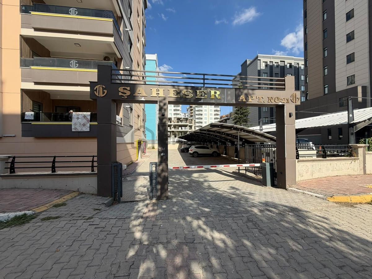 Atakentte Satılık 3+1 Daire | 175 M² Brüt 155 M² Net - 34
