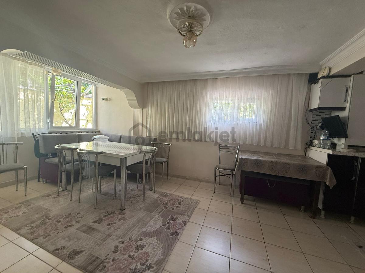 3 Katlı Müstakil Ev - Katlar 85 M2 ,toplam 255 M2 + 100 M2 Bahçe - 32
