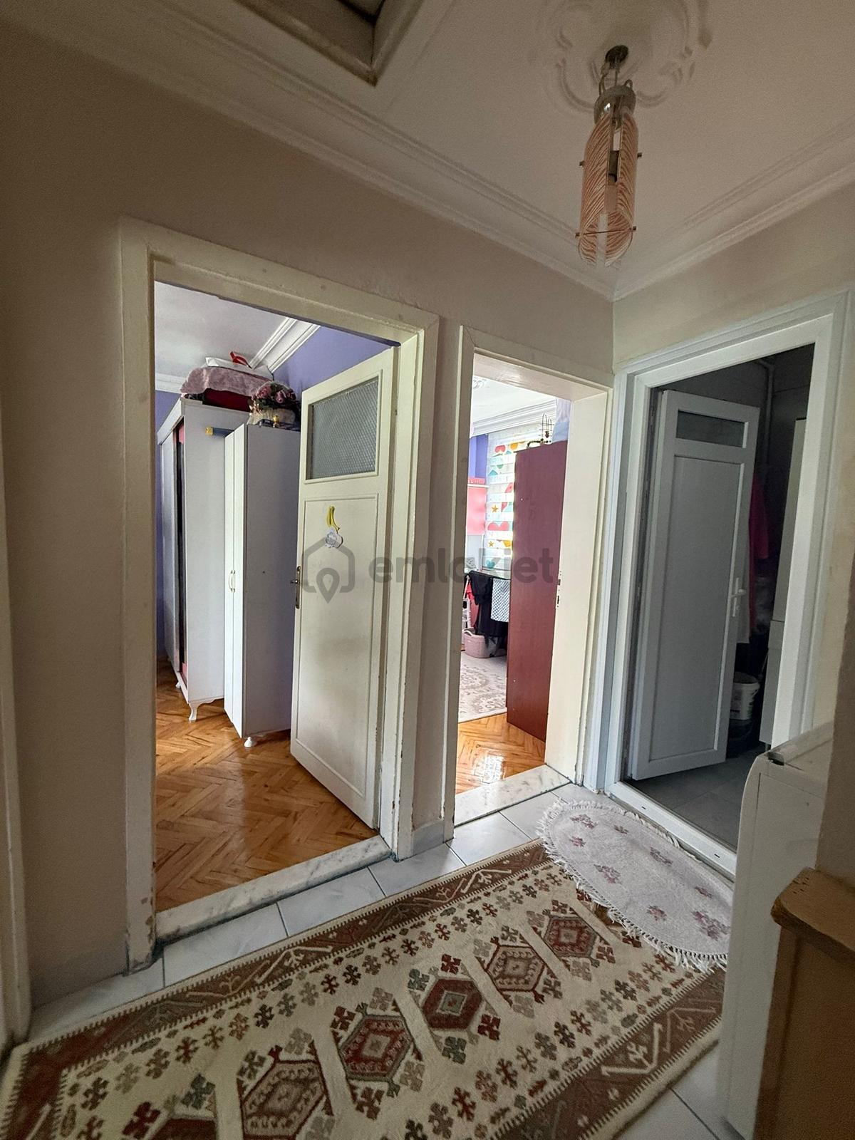 3 Katlı Müstakil Ev - Katlar 85 M2 ,toplam 255 M2 + 100 M2 Bahçe - 15