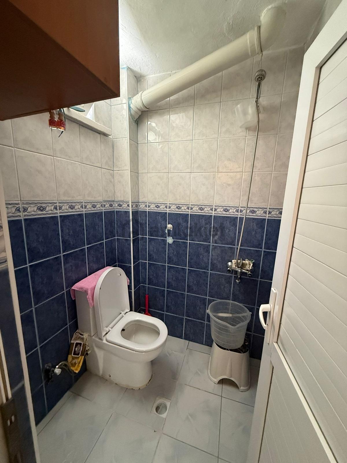 3 Katlı Müstakil Ev - Katlar 85 M2 ,toplam 255 M2 + 100 M2 Bahçe - 16