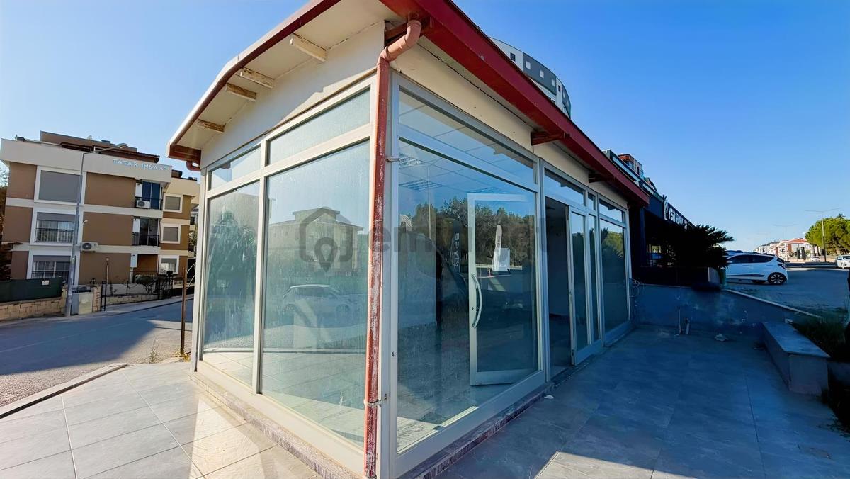 Seferihisar'da Cadde Üzerinde Kiralık Dükkan - 15